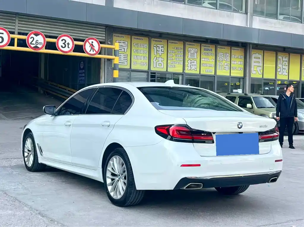 BMW 5 Series 2022 525Li Luxury Package купить на сайте DeffCars