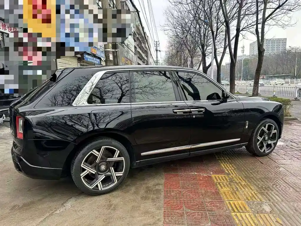 Cullinan 2018 five-seater version купить на сайте DeffCars