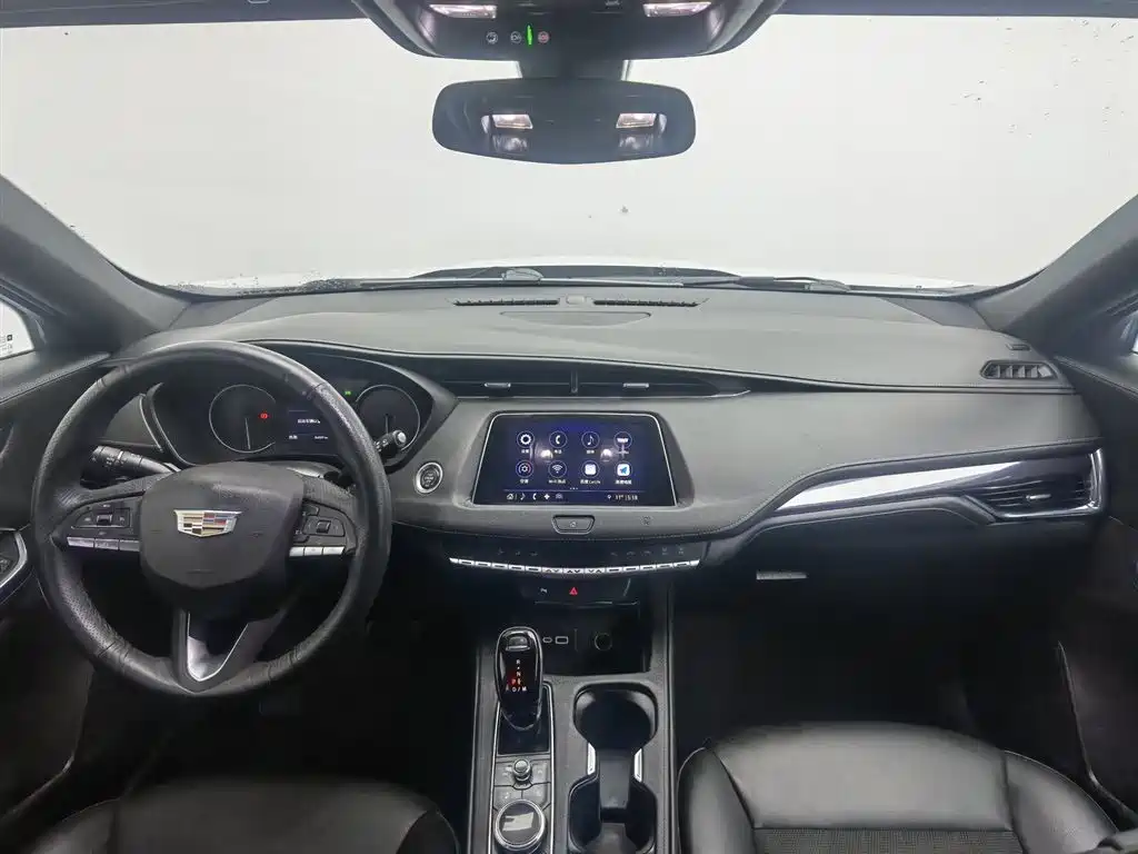 Cadillac XT4 2021 28T two-wheel drive technology купить на сайте DeffCars