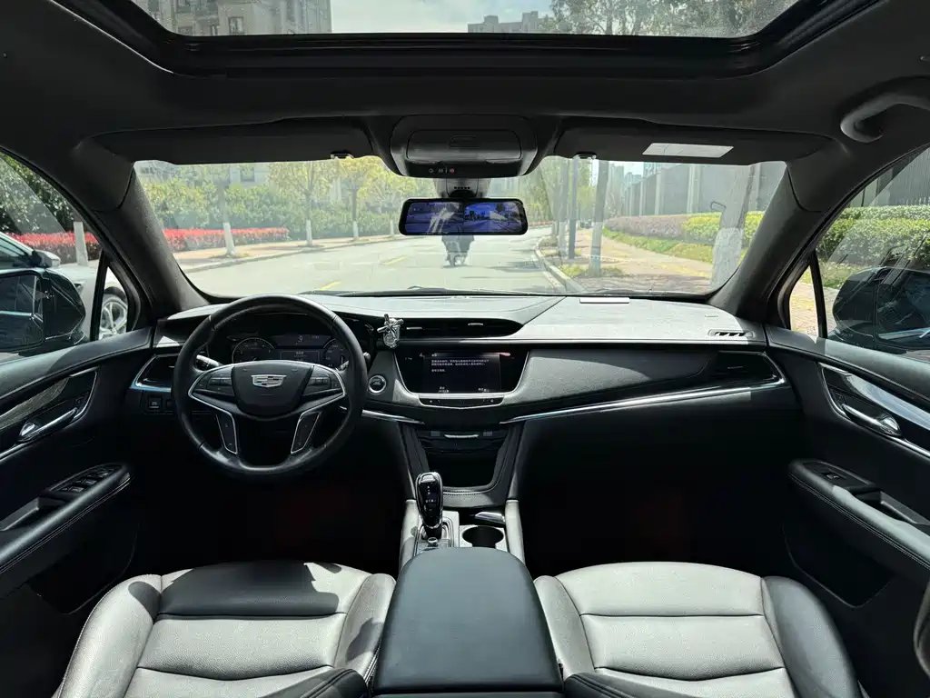 Cadillac XT5 2022 2.0T four-wheel drive luxury model купить на сайте DeffCars