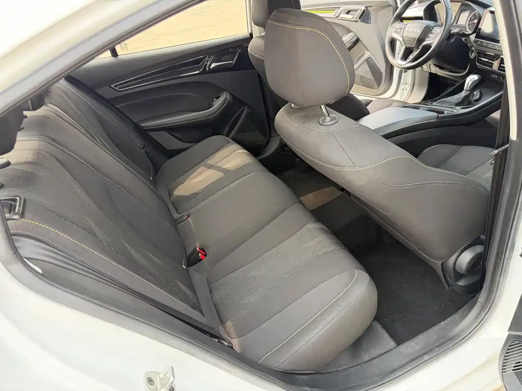 Roewe i5 2021 1.5L CVT Diamond Edition купить на сайте DeffCars