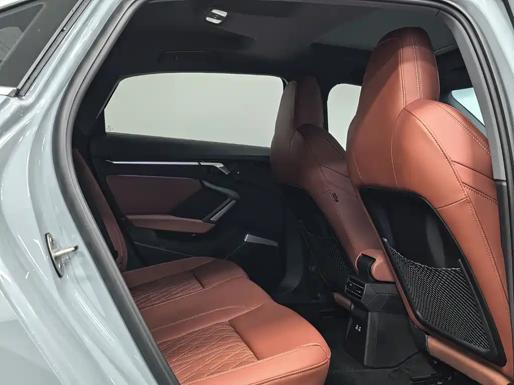 Audi A3 2025 A3L Limousine 35TFSI Flying Spur Exclusive купить на сайте DeffCars