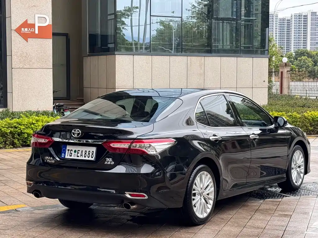 Camry 2018 2.5G Deluxe Edition купить на сайте DeffCars