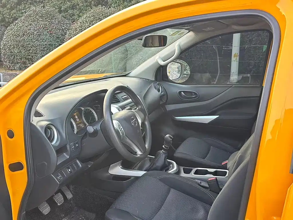 Navara 2021 2.5L facelift manual two-wheel drive smart model QR25 купить на сайте DeffCars