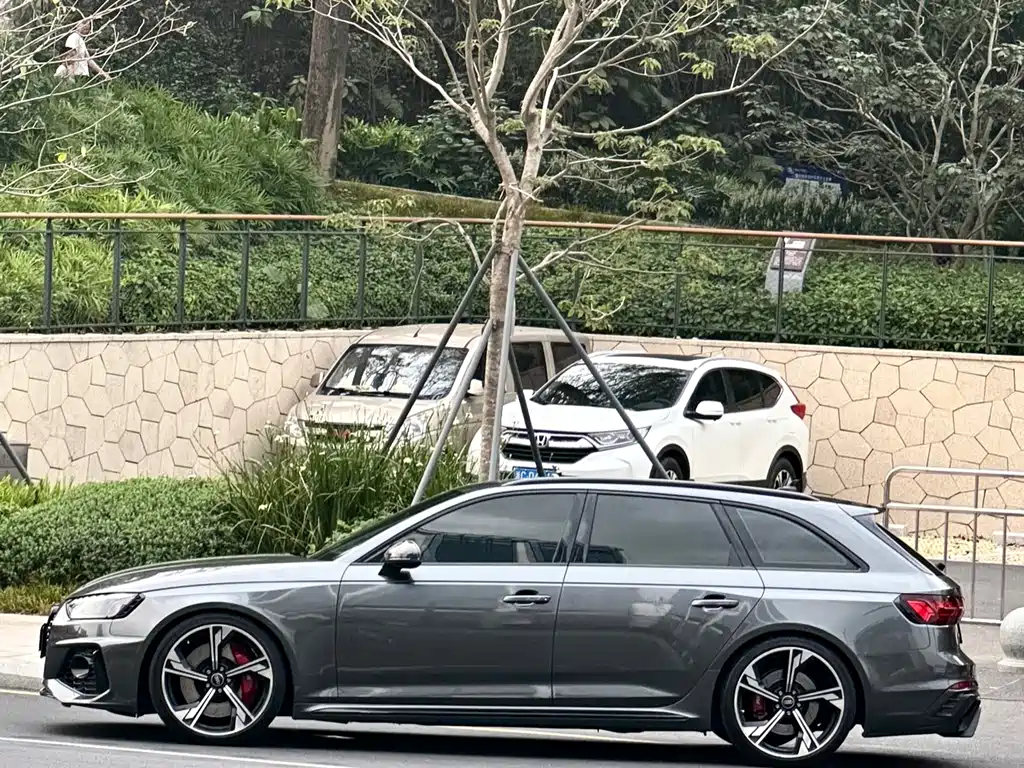 Audi RS 4 2023 RS4 Avant Obsidian Edition купить на сайте DeffCars