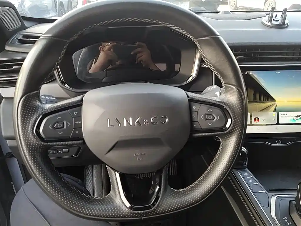 Lynk & Co 01 2023 1.5TD EM-F PM купить на сайте DeffCars