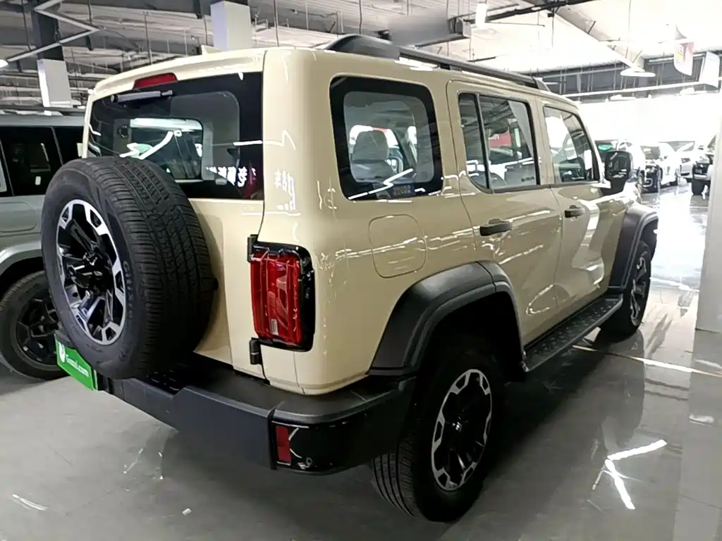 TANK 300 New Energy 2025 Hi4-T 37.1kWh купить на сайте DeffCars