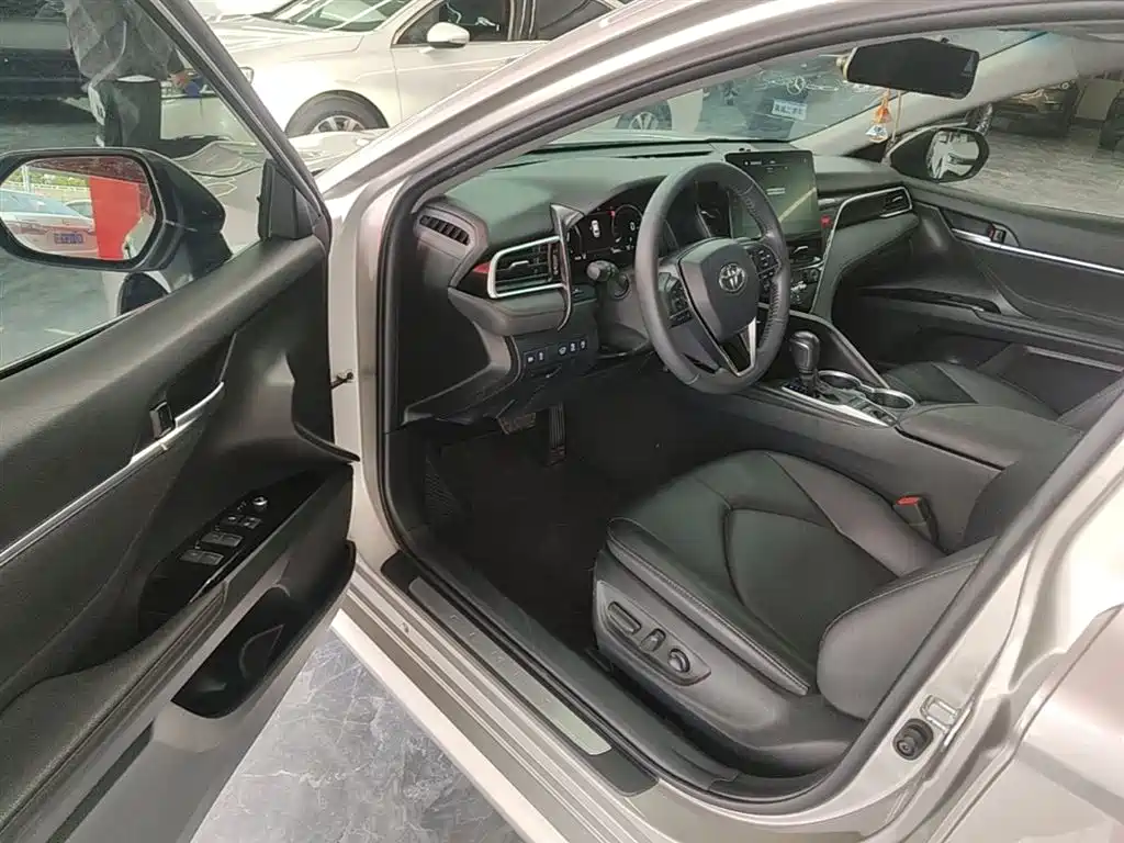 Camry 2021 2.5G Deluxe Edition купить на сайте DeffCars