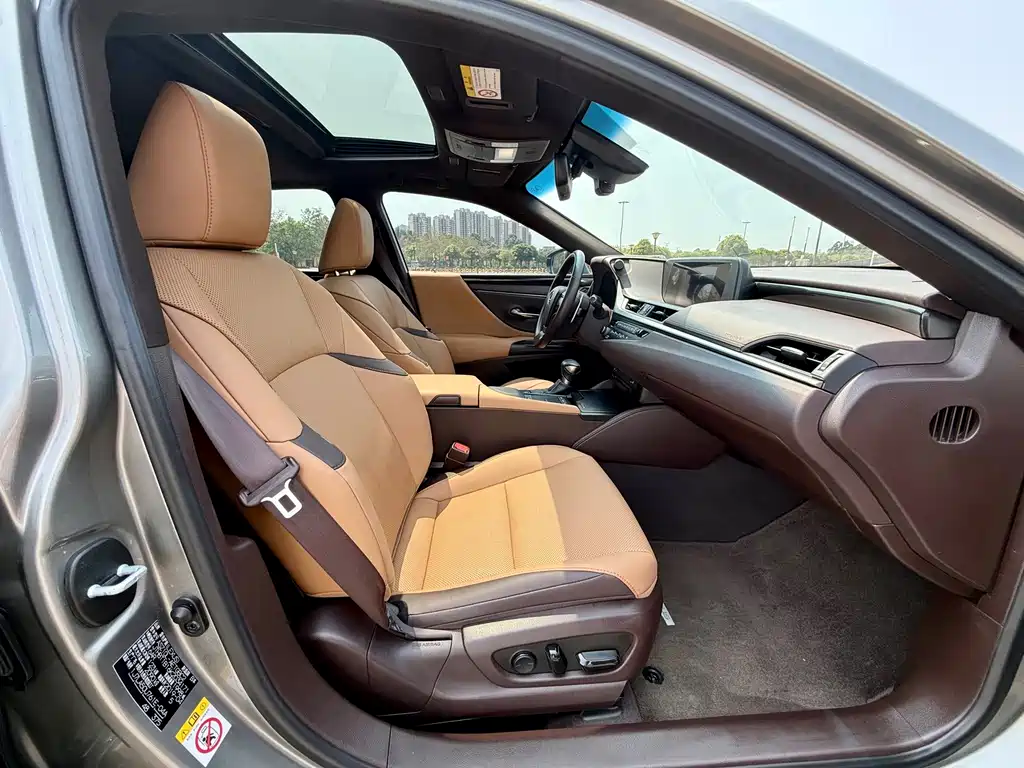 Lexus ES 2020 200 Excellence Edition купить на сайте DeffCars