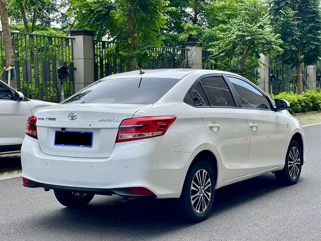 YARiS L 2021 1.5L CVT leading version купить на сайте DeffCars