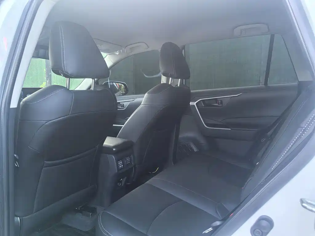 RAV4 Rongfang 2024 2.0L CVT two-wheel drive urban version купить на сайте DeffCars
