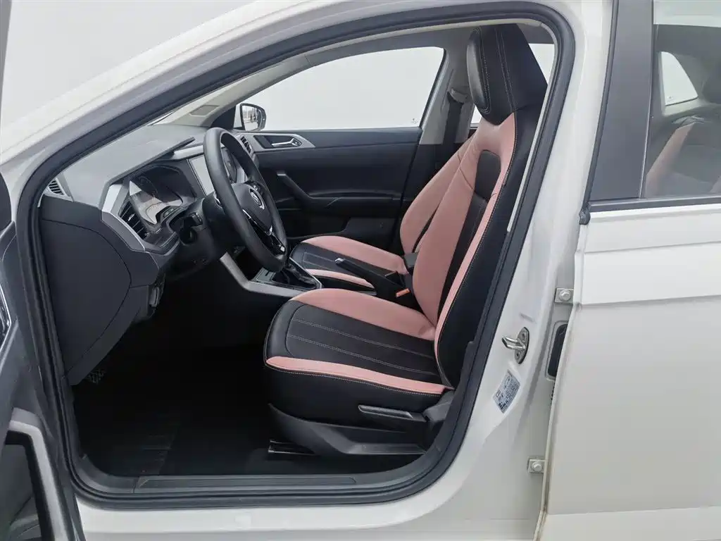 Polo 2019 Plus 1.5L Automatic Panoramic Enjoyment Edition купить на сайте DeffCars