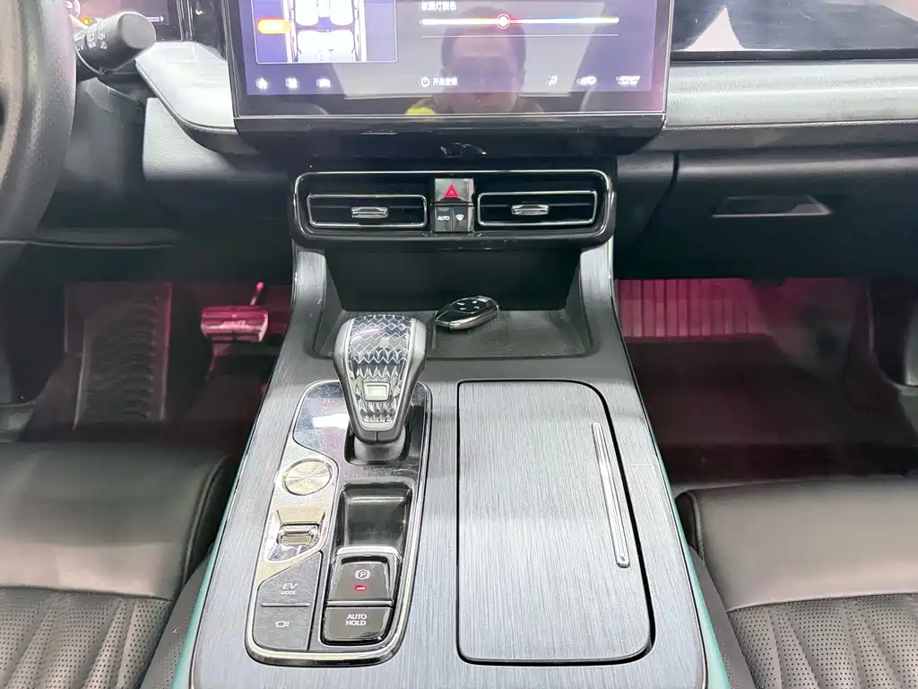 Trumpchi GS8 2022 Dual Engine Series 2.0TM Two-wheel drive Premium Edition (seven seats) купить на сайте DeffCars