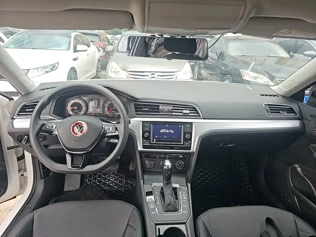 Lamando 2021 230TSI DSG Fashion Edition купить на сайте DeffCars