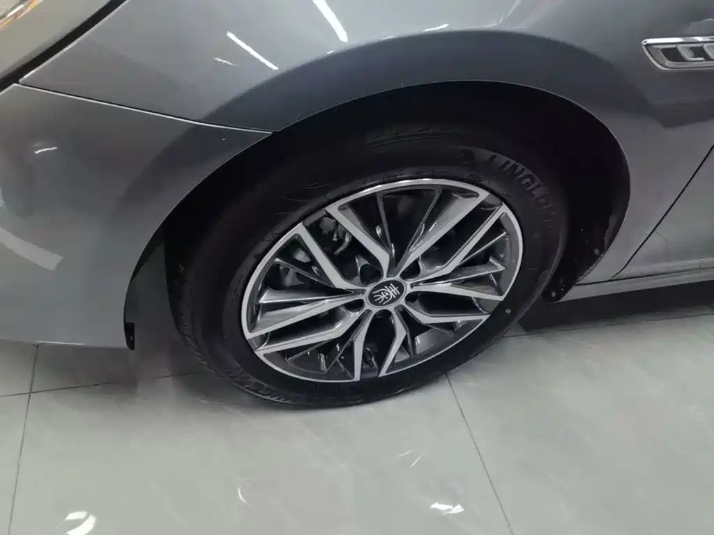 Qin PLUS 2024 Honor Edition EV 510KM Transcendence купить на сайте DeffCars