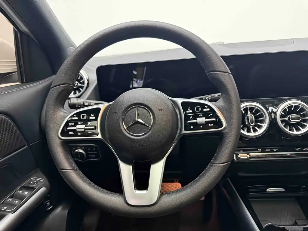Mercedes-Benz GLA 2022 GLA 200 купить на сайте DeffCars
