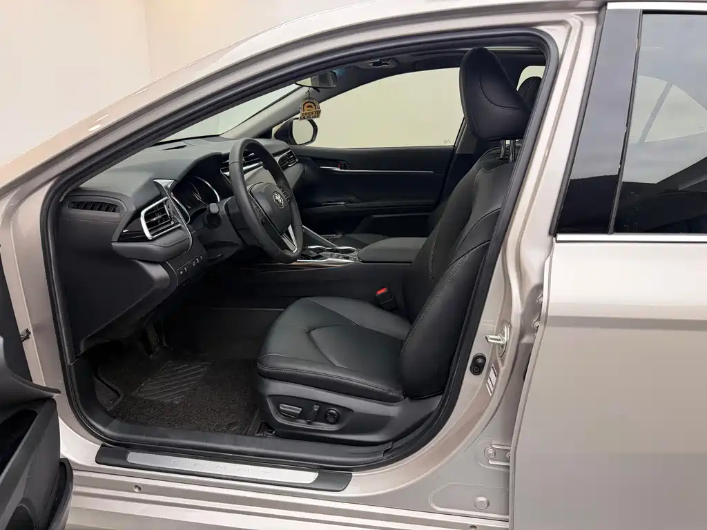 Camry 2019 facelift 2.5G Deluxe Edition купить на сайте DeffCars
