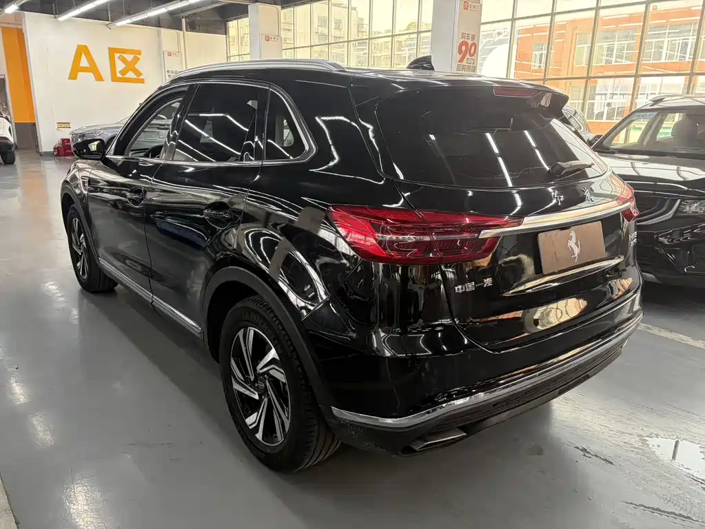 Hongqi HS5 2022 2.0T Zhilian Qiyue Edition купить на сайте DeffCars