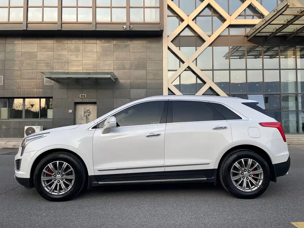 Cadillac XT5 2018 25T luxury model купить на сайте DeffCars