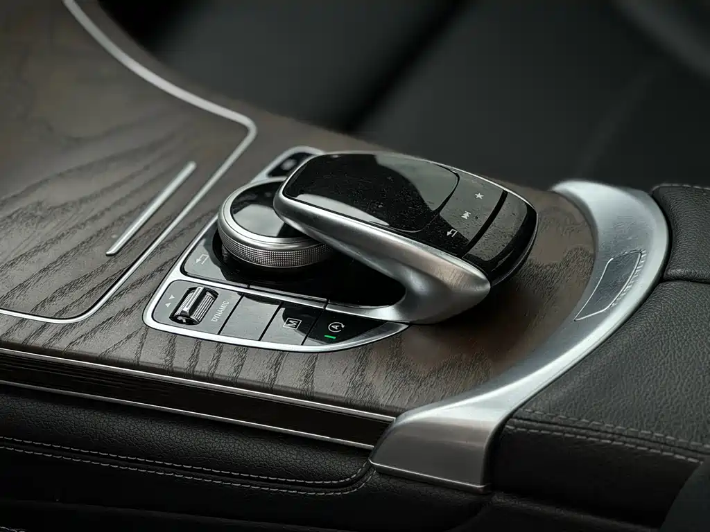 Mercedes-Benz GLC 2016 GLC 300 4MATIC Dynamic купить на сайте DeffCars