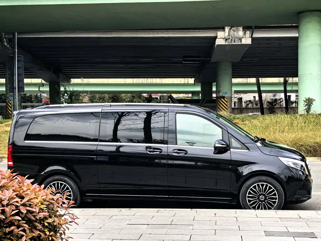 Mercedes-Benz V-Class 2018 V 260 L Premium Extended Edition National VI купить на сайте DeffCars