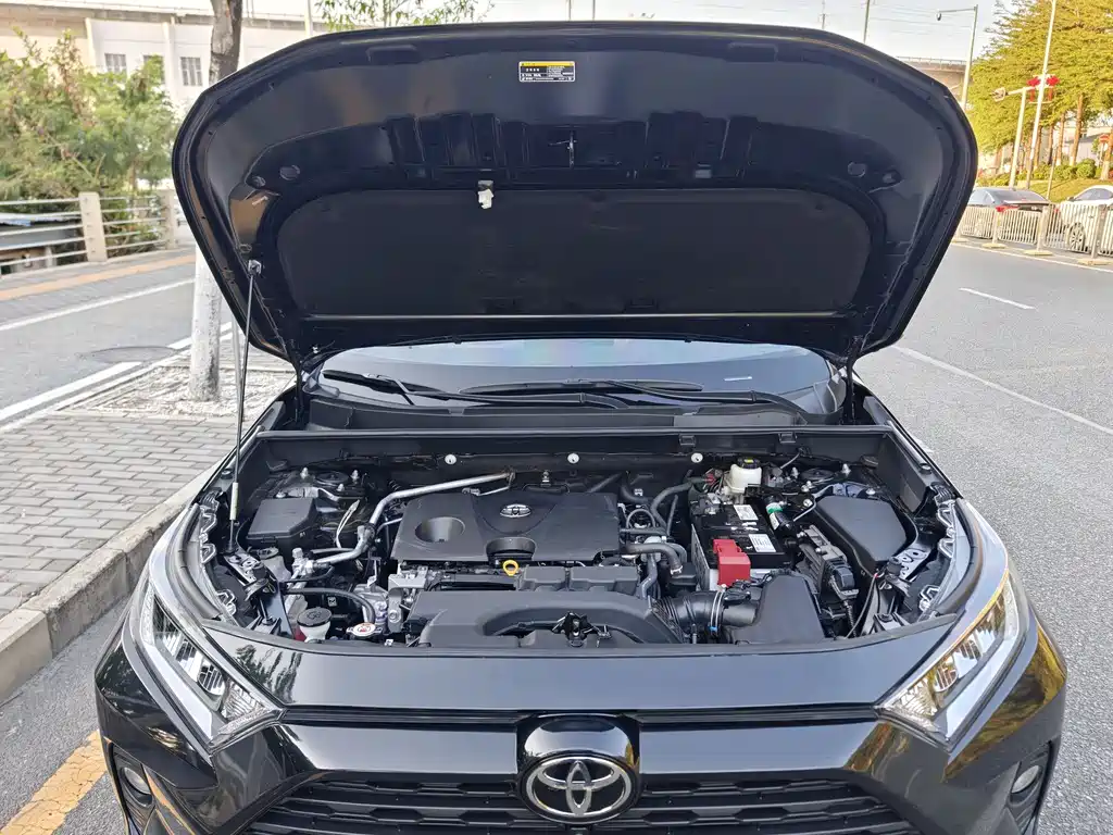 RAV4 Rongfang 2021 2.0L CVT two-wheel drive fashion version купить на сайте DeffCars