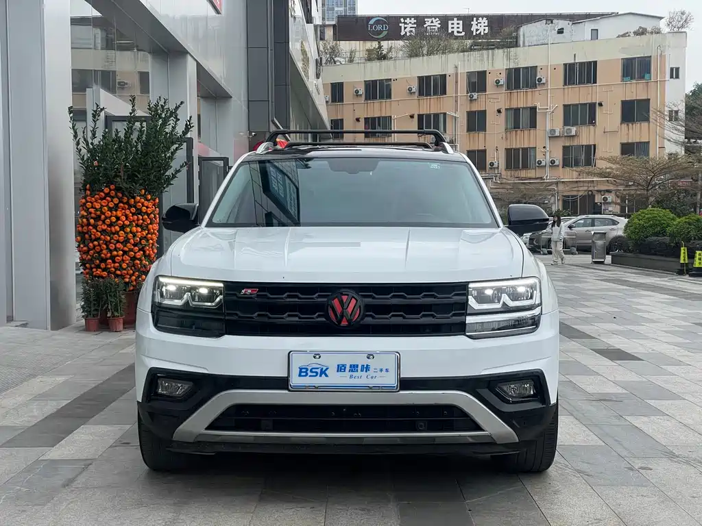 Touron 2020 380TSI four-wheel drive luxury version National VI купить на сайте DeffCars