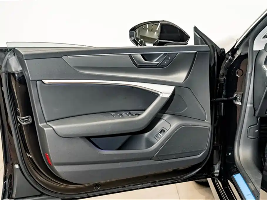 Audi A7L 2024 45TFSI S-line Dream Building Liquid Crystal Package купить на сайте DeffCars