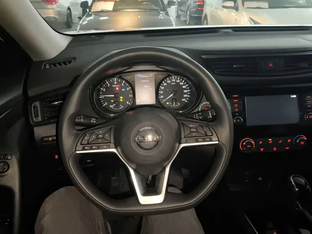 X-Trail 2017 2.0L CVT Comfort Edition 2WD купить на сайте DeffCars