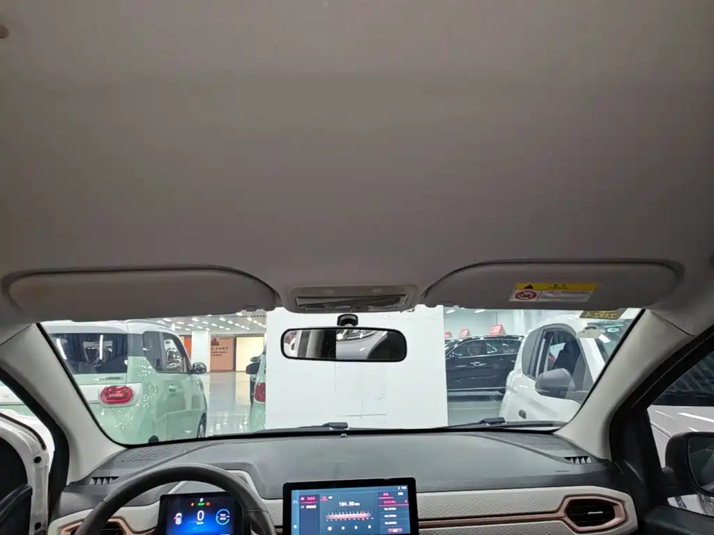 Huaxianzi 2021 model 302km fashion model 31.4kWh купить на сайте DeffCars