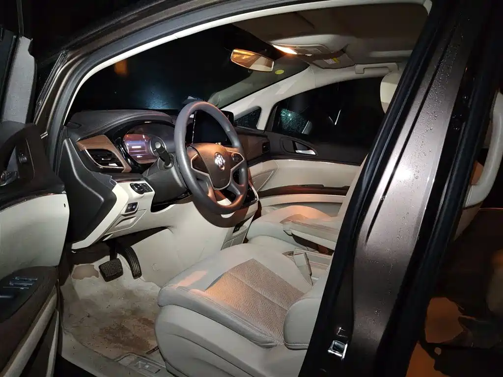 Buick GL8 2023 Land Business Class Comfort Type купить на сайте DeffCars