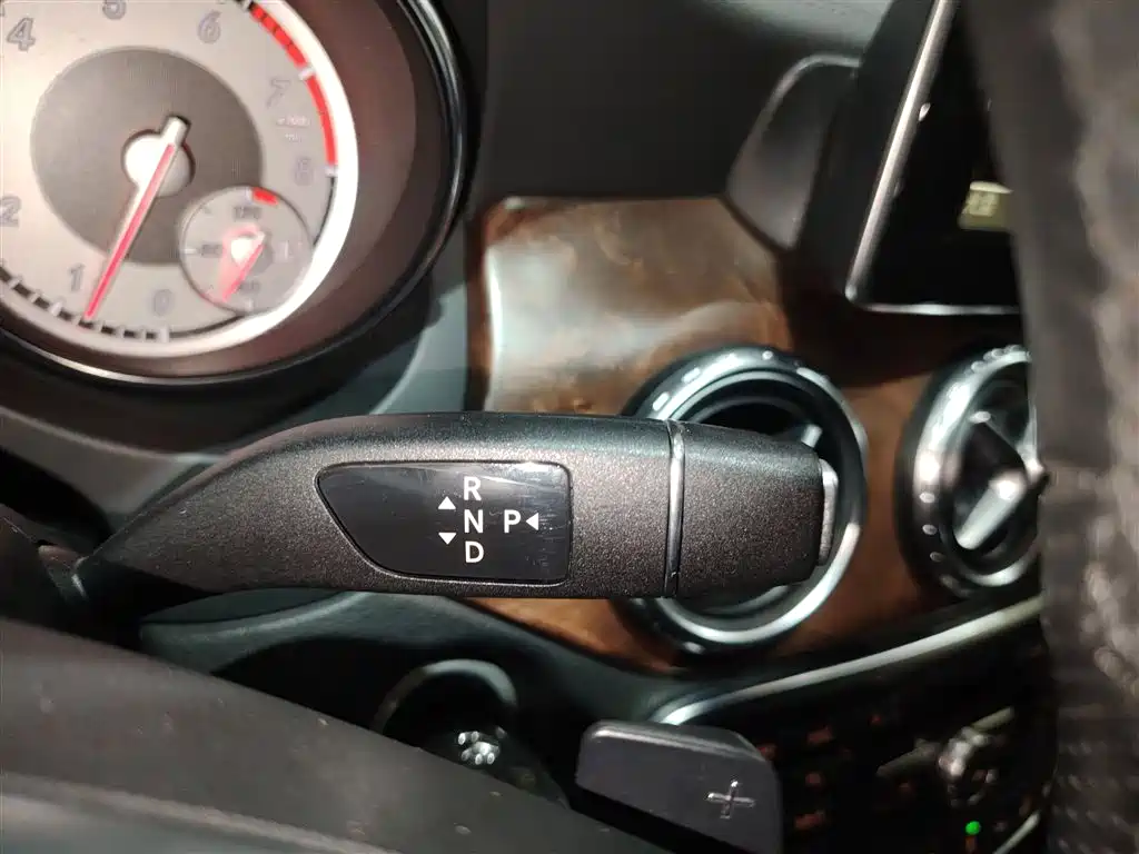 Mercedes-Benz GLA 2015 GLA 260 4MATIC sports model купить на сайте DeffCars