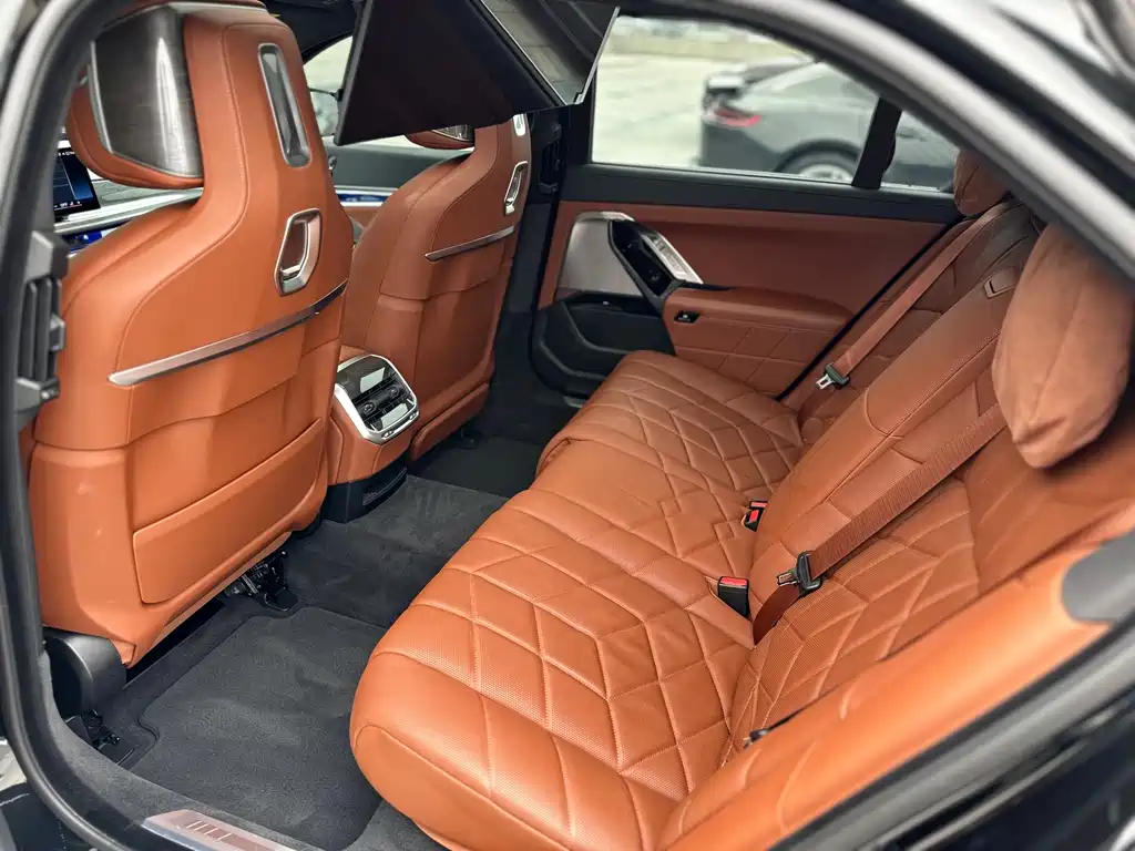 BMW 7 Series 2023 facelift 740Li exclusive M sports package купить на сайте DeffCars