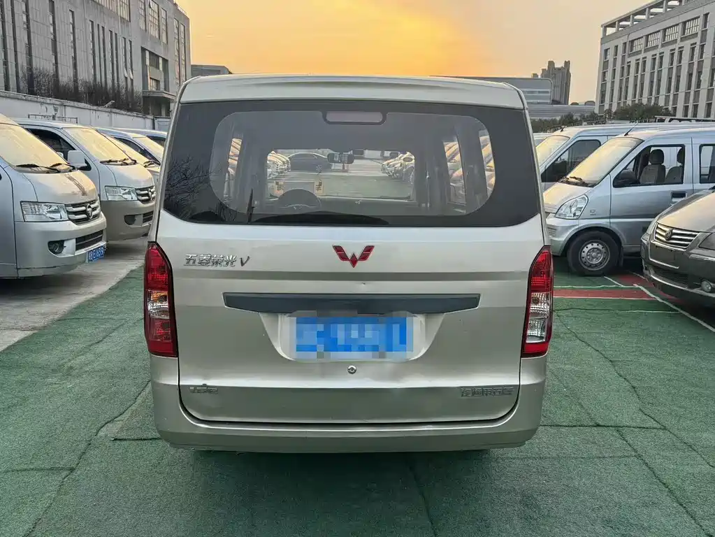 Wuling Rongguang V 2016 1.5L standard model купить на сайте DeffCars