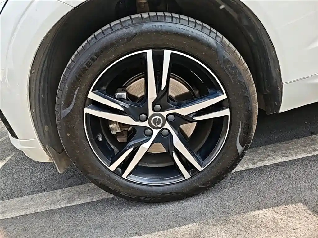 Volvo XC60 2021 T5 four-wheel drive Zhiyuan Sport Edition купить на сайте DeffCars