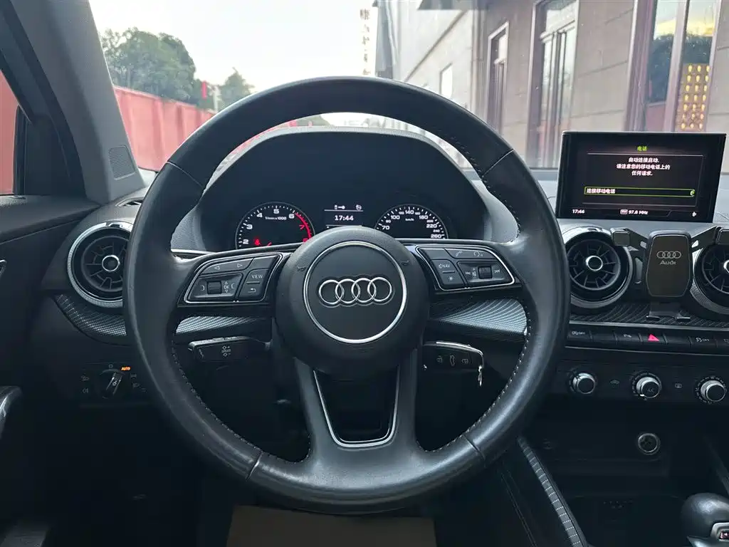 Audi Q2L 2022 35 TFSI Enterprising and Elegant Model купить на сайте DeffCars