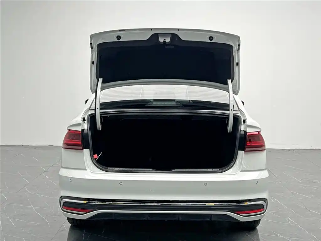 Bora 2023 300TSI DSG Premium Edition купить на сайте DeffCars