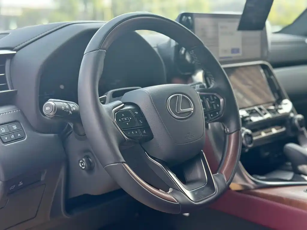 Lexus LX 2025 700h Territory Edition купить на сайте DeffCars