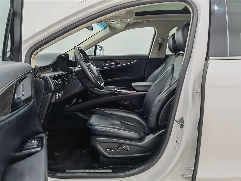 Voyager 2021 2.0T four-wheel drive exclusive edition купить на сайте DeffCars