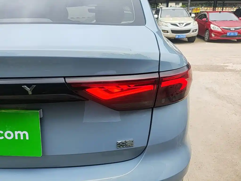 Emgrand 2023 4th Generation Champion Edition 1.5L CVT Luxury Model купить на сайте DeffCars