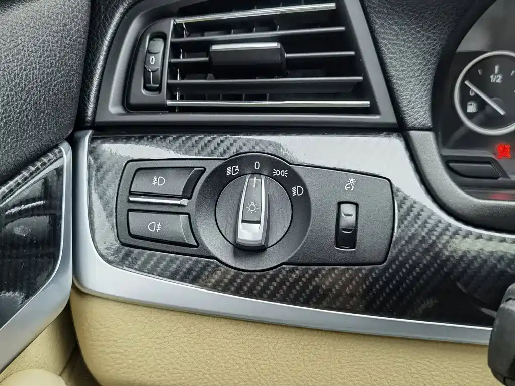 BMW 5 Series 2013 525Li Luxury Model купить на сайте DeffCars