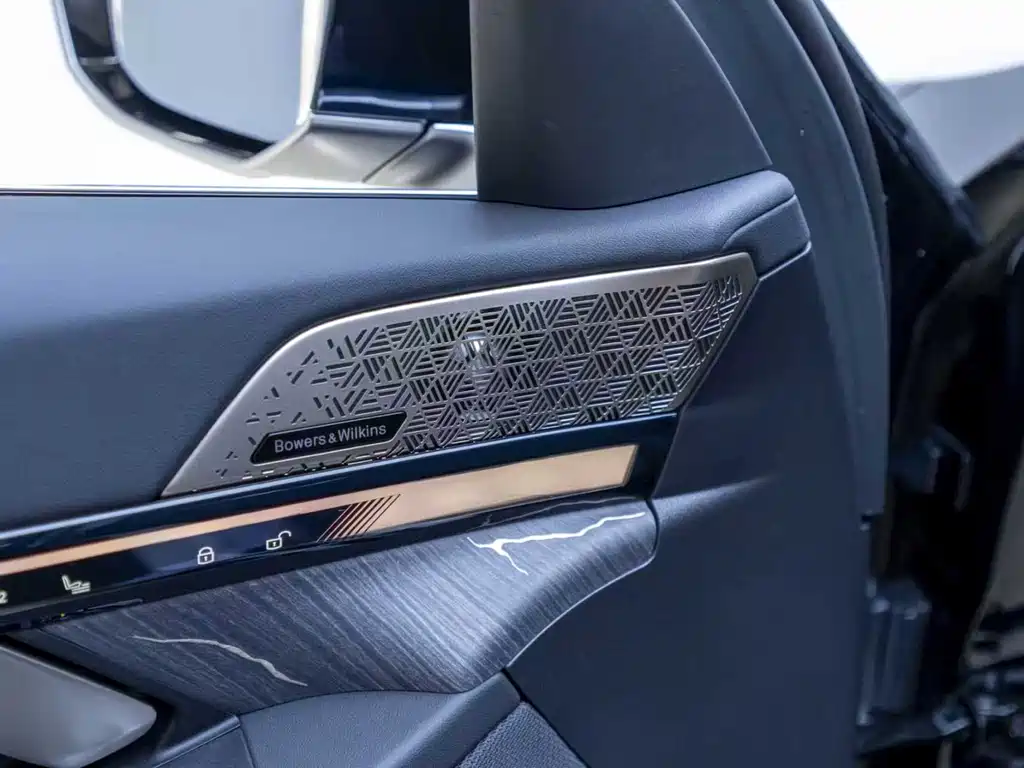 BMW 5 Series 2024 530Li Exclusive M Sports Package купить на сайте DeffCars
