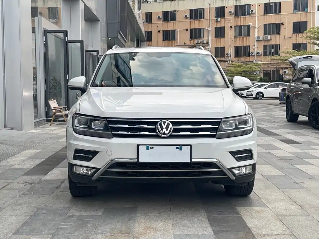 Tiguan L 2020 330TSI automatic two-wheel drive panoramic comfort version National VI купить на сайте DeffCars