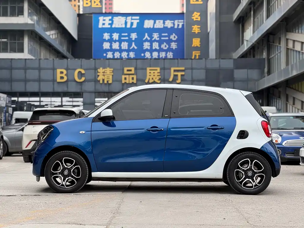 smart forfour 2018 0.9T 66kW Pioneer Edition купить на сайте DeffCars