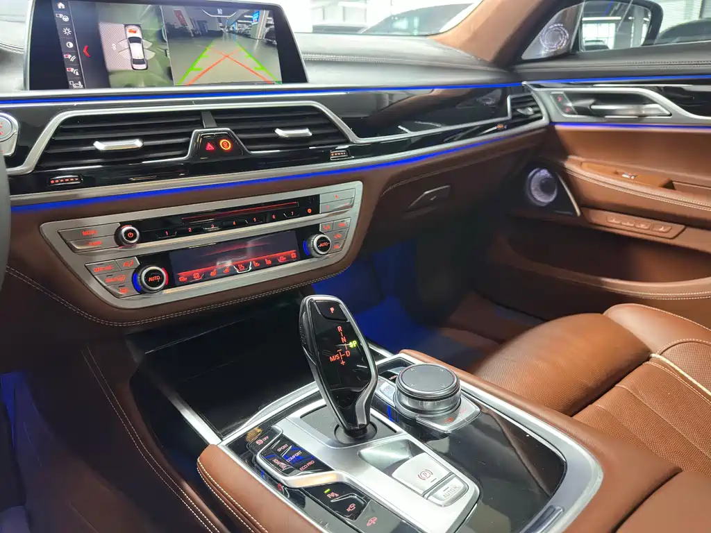 BMW 7 Series 2018 740Li xDrive Exclusive Excellence Package купить на сайте DeffCars