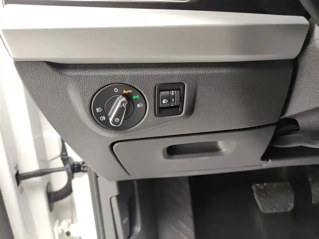 Lavida 2019 280TSI DSG Deluxe Edition National VI купить на сайте DeffCars