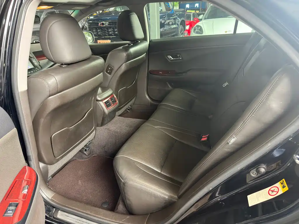 Crown 2011 2.5L Royal leather sunroof special edition купить на сайте DeffCars