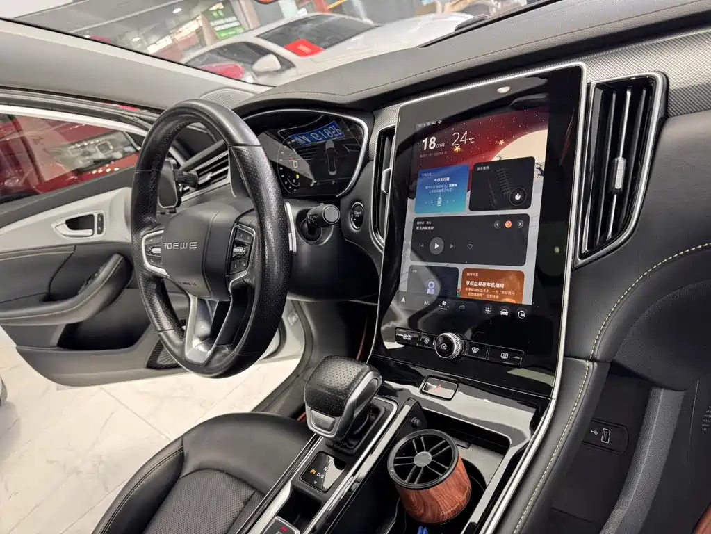 Roewe i6 MAX 2020 300TGI automatic cool smart driving version купить на сайте DeffCars