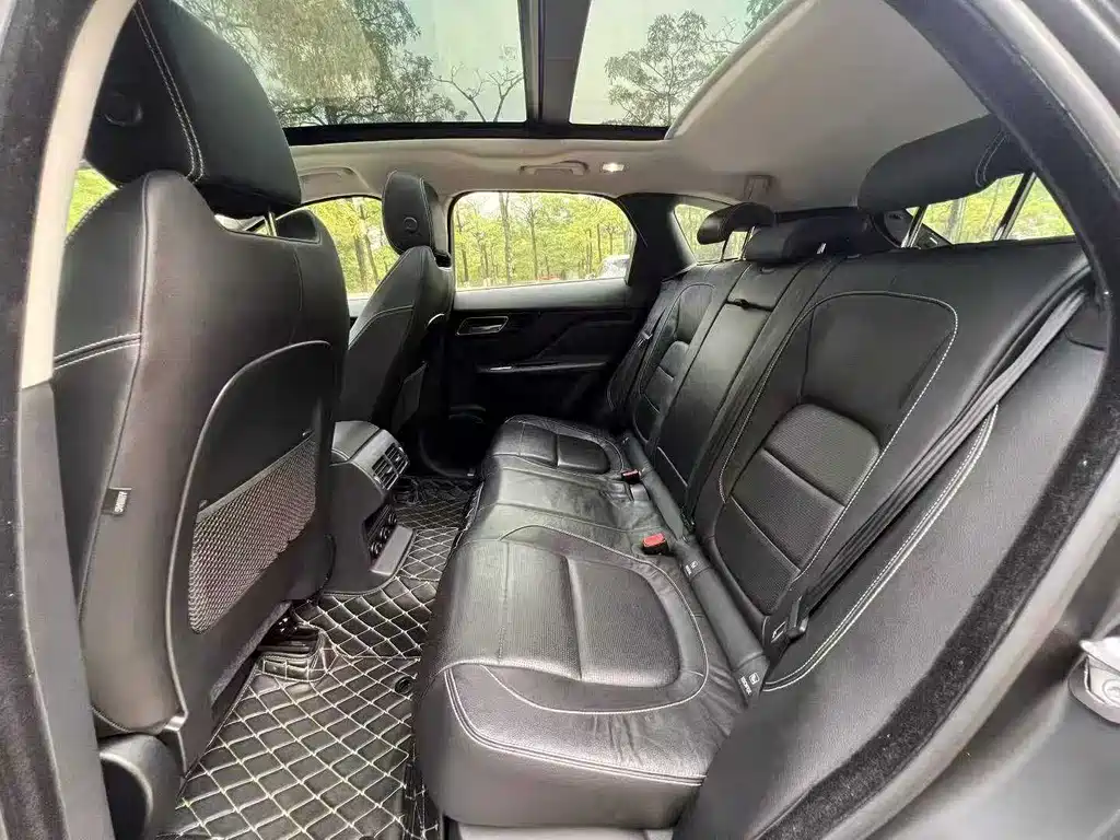 Jaguar F-PACE 2016 2.0T two-wheel drive R-Sport sports version купить на сайте DeffCars