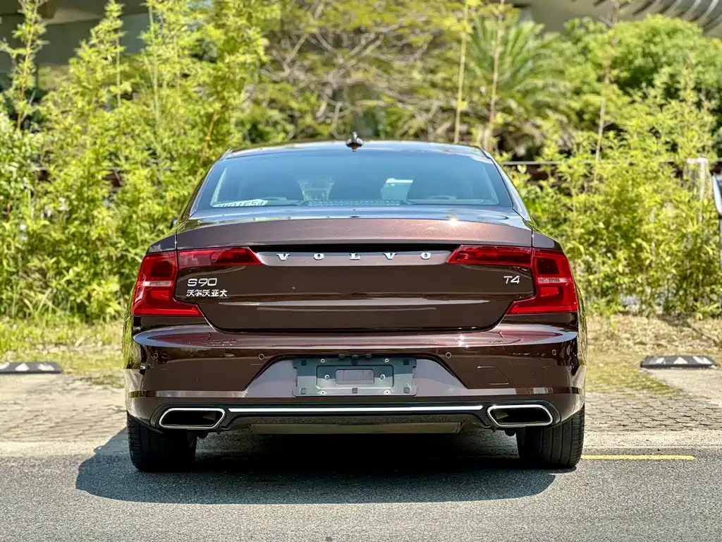 Volvo S90 2017 T4 Zhiyuan Edition купить на сайте DeffCars